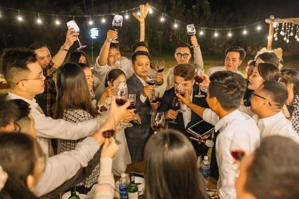 TIỆC ĐỘC THÂN: NHỮNG Ý TƯỞNG TỔ CHỨC THÚ VỊ VÀ ĐÁNG NHỚ NHẤT CHO CHÚ RỂ