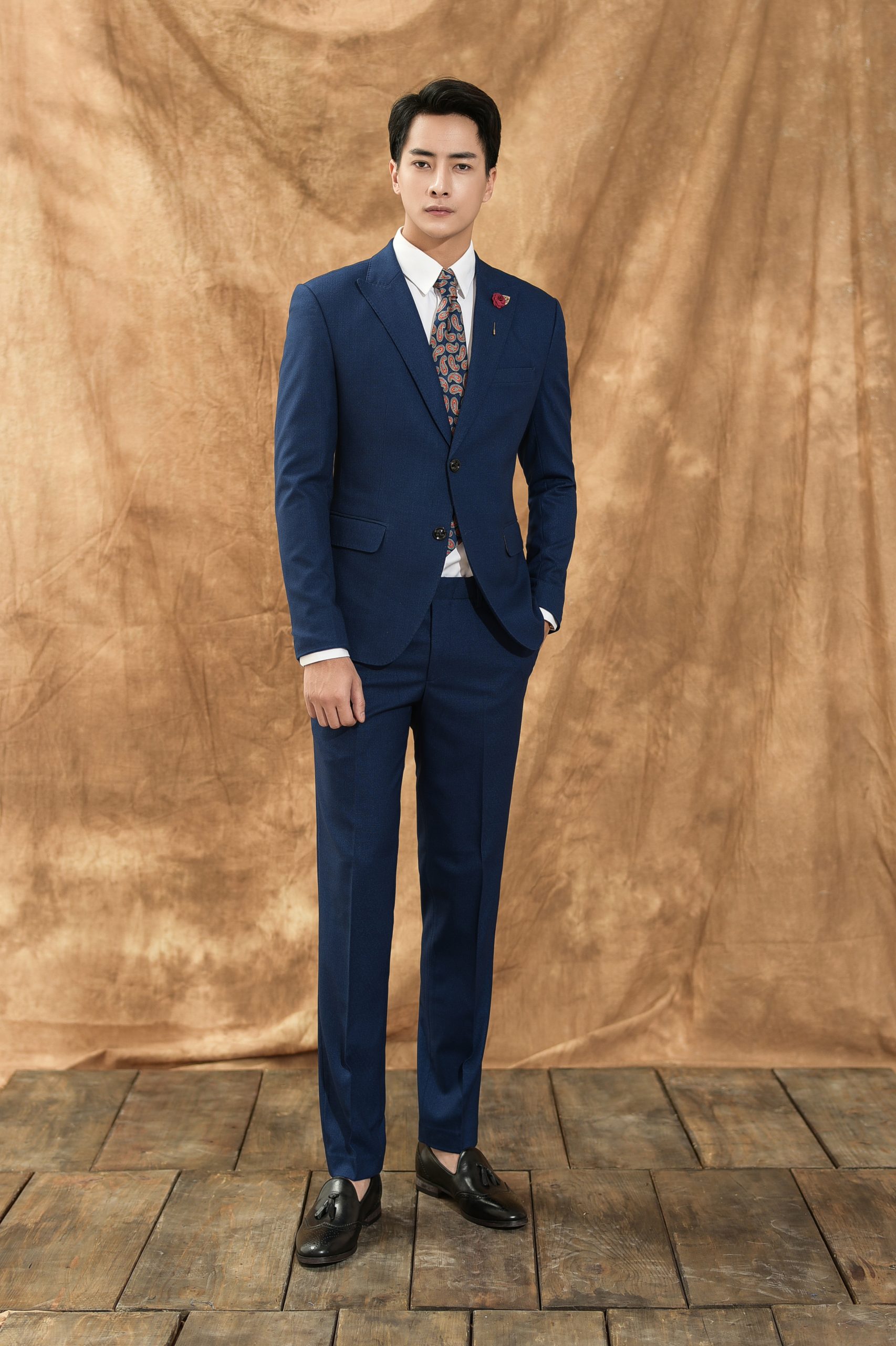 vest-chu-re-xanh-navy-tre-trung-sang-trong