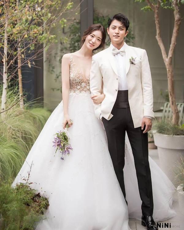 vest-cuoi-chu-re-mau-be