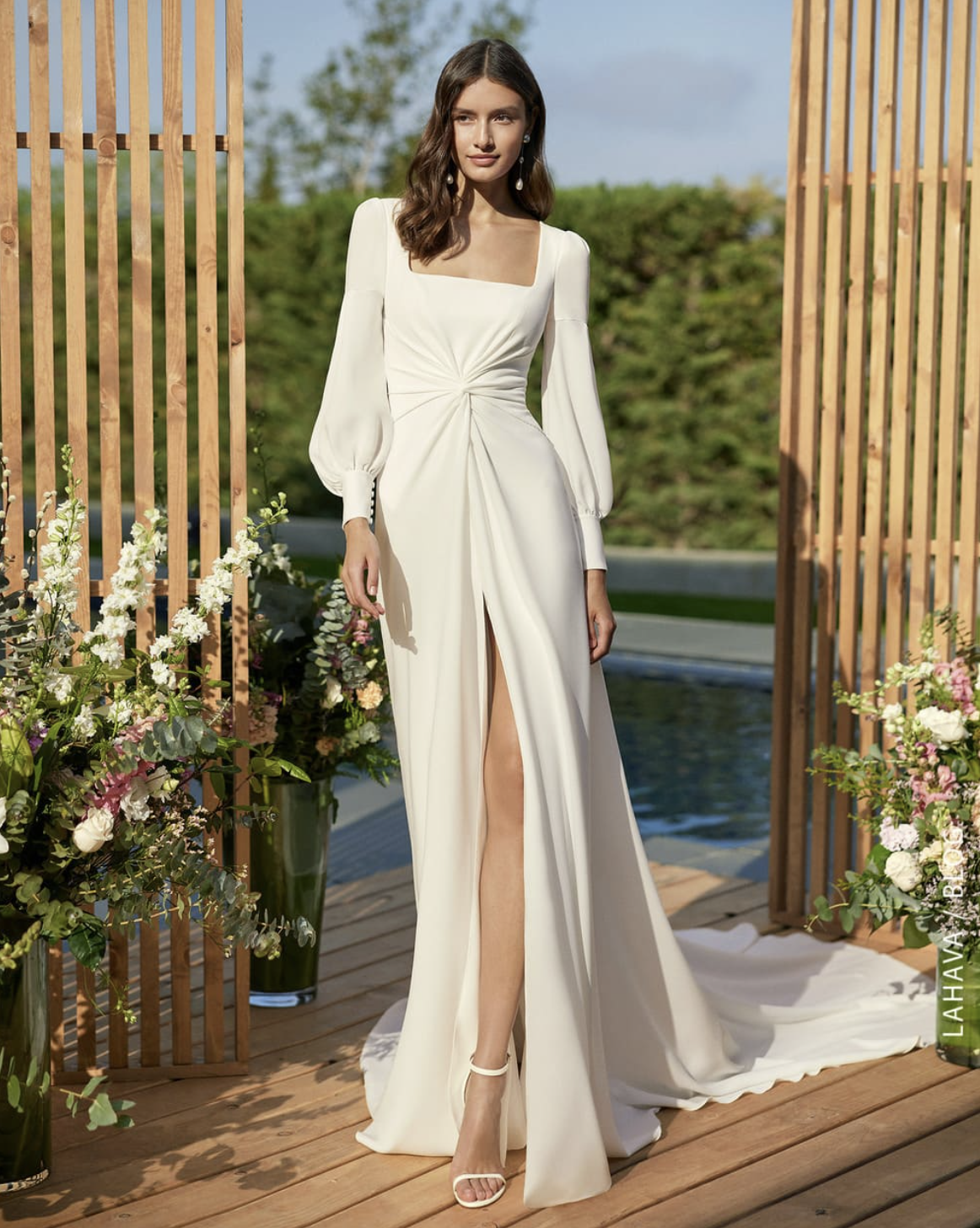 vay-cuoi-co-vuong-han-quoc-sang-trong