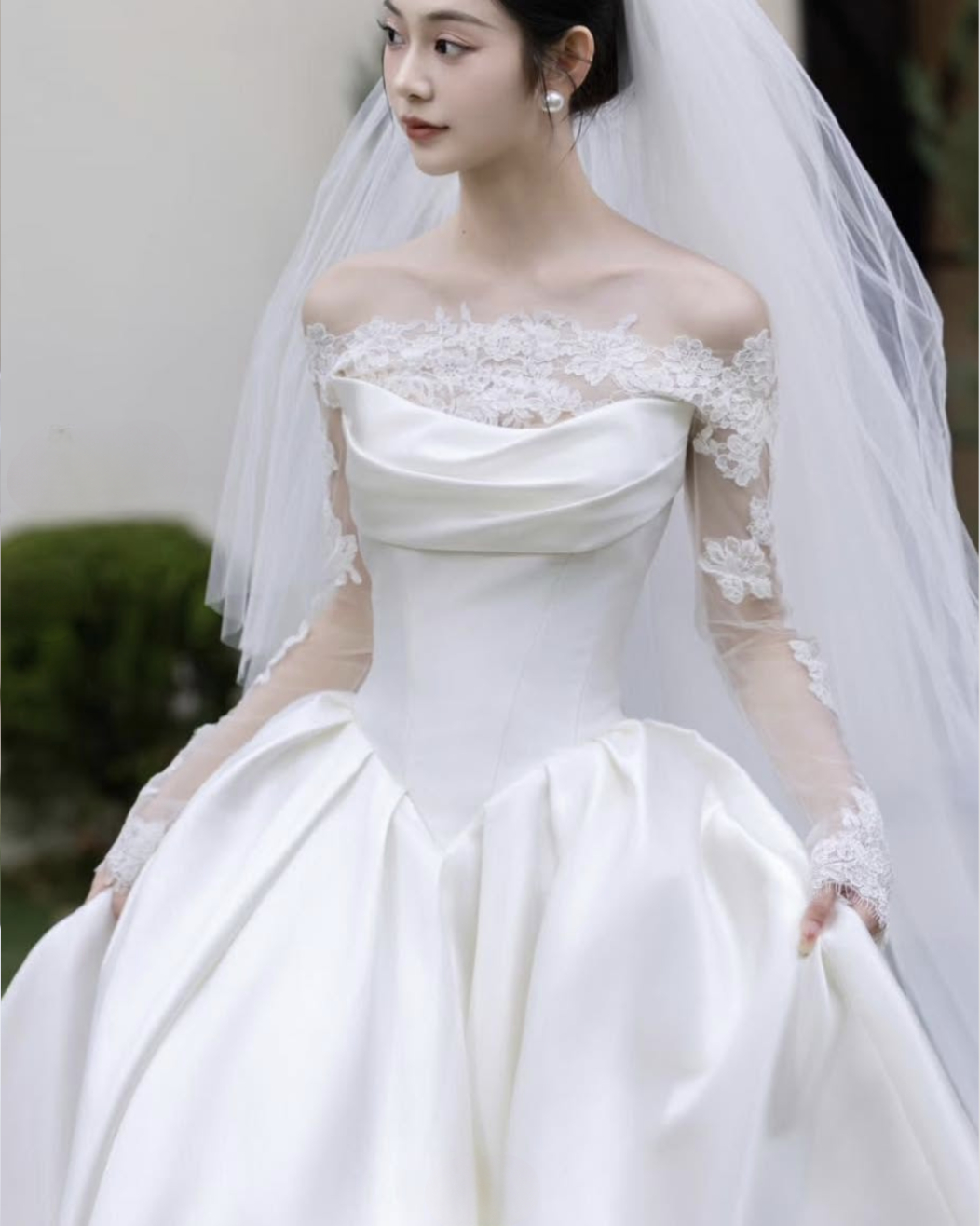 vay-cuoi-corset-hien-dai-xu-huong-2025