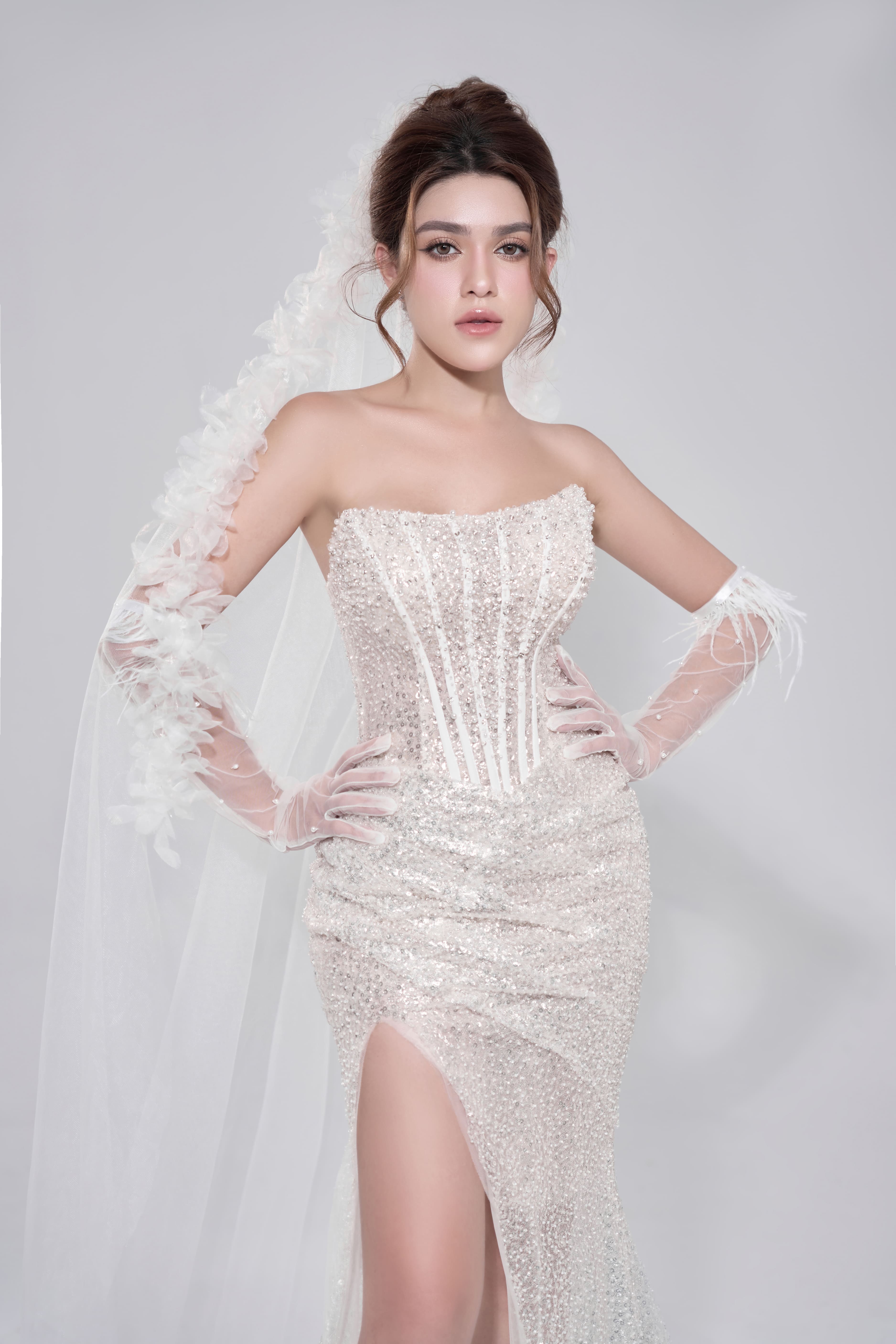 vay-cuoi-om-body-ton-dang-quyen-ru