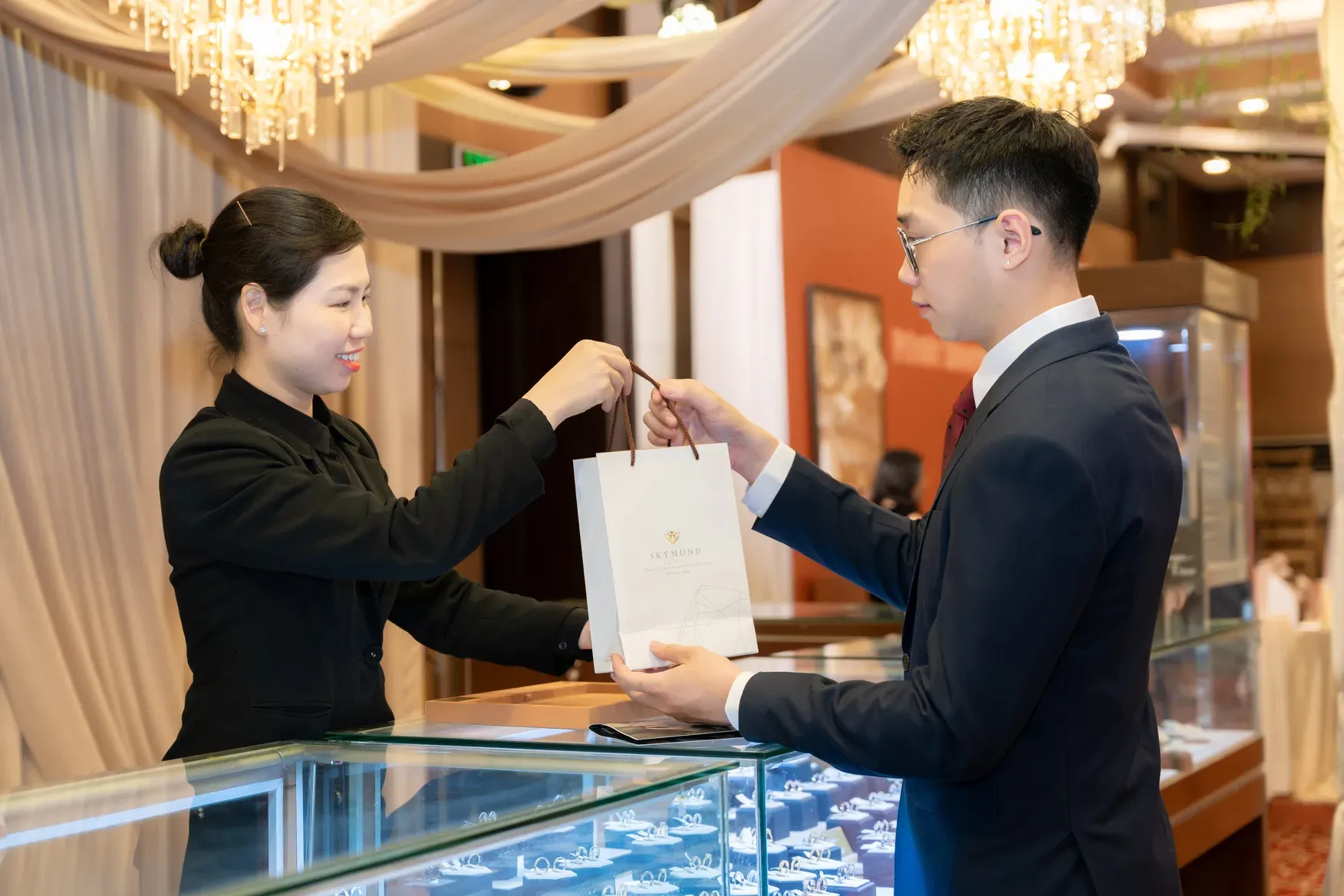 Chiêm Ngưỡng Ánh Hào Quang Từ BST Trang Sức Mới Nhất Của Skymond Luxury