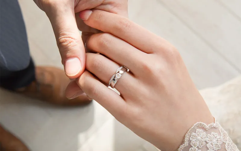 NHẪN CƯỚI BẠCH KIM: SỰ LỰA CHỌN PHÙ HỢP CHO TÌNH YÊU VĨNH CỬU KHÔNG BAO GIỜ NGẢ MÀU