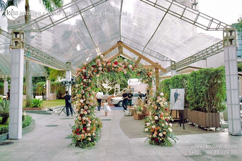 trang trí tiệc cưới ngoài trời