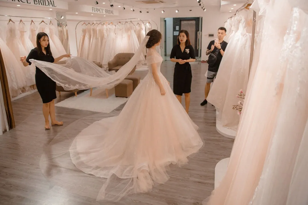 Váy cưới: Các kiểu váy cưới đẹp, cách chọn và kinh nghiệm thuê và may váy cưới