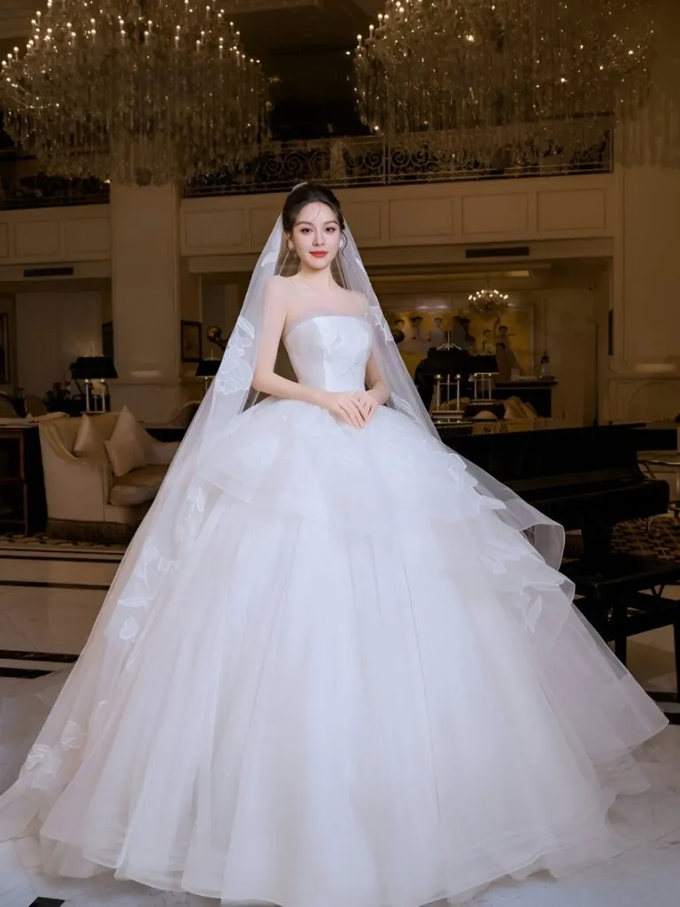 váy cưới xòe